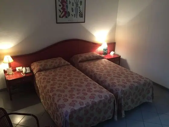 Üç Kişilik Oda, Bahçe Manzaralı