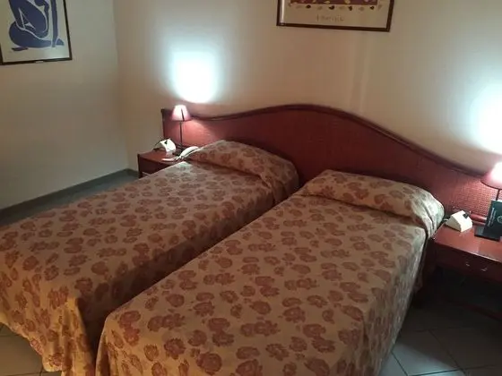 Üç Kişilik Oda, Bahçe Manzaralı