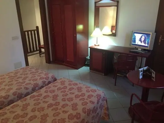 Üç Kişilik Oda, Bahçe Manzaralı