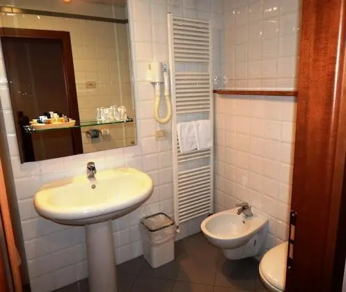 Üç Kişilik Oda, Bahçe Manzaralı