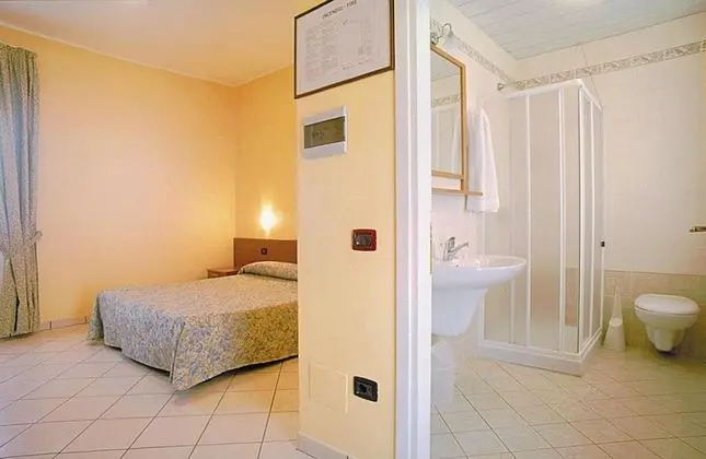 Basic Tek Büyük Yataklı Oda