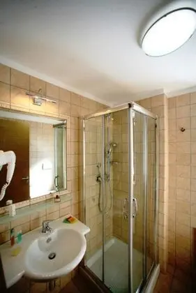 Superior Oda (Family)