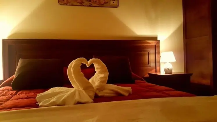 Classic Kır Evi, 1 Büyük (Queen) Boy Yatak ve Çekyat, Engellilere Uygun, Sigara İçilmez