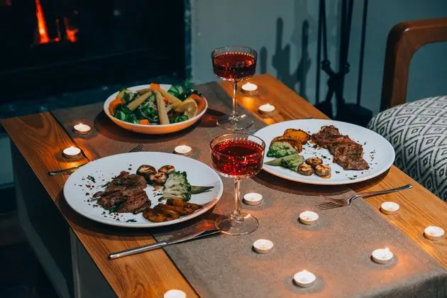 3+1 Villa Göl Manzaralı Şömineli Oda