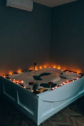 3+1 Villa Göl Manzaralı Şömineli Oda