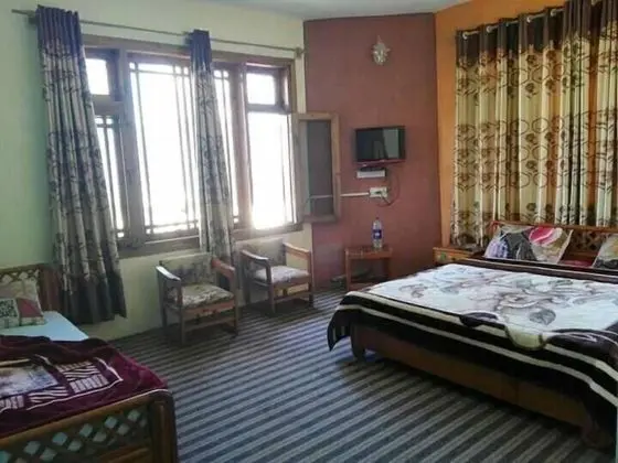 Standard Tek Büyük veya İki Ayrı Yataklı Oda