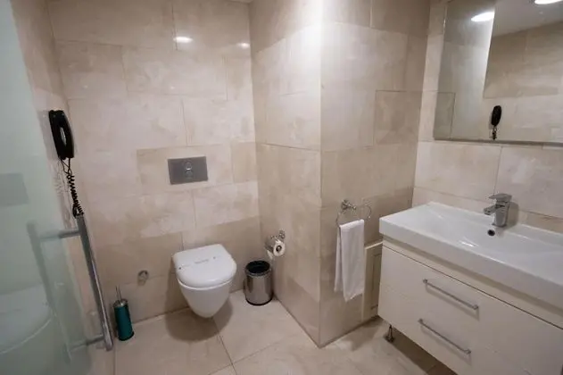 Çift Kişilik, Şehir Manzaralı