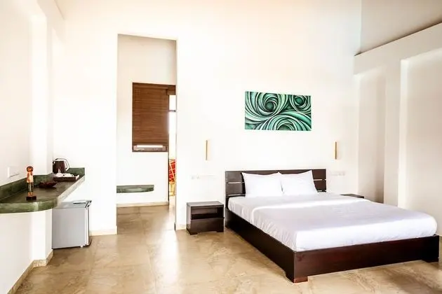 Deluxe Tek Büyük Yataklı Oda, Balkon, Deniz Manzaralı