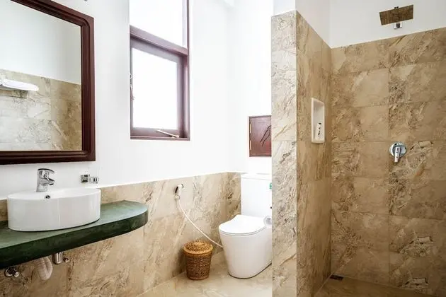 Deluxe Tek Büyük Yataklı Oda, Balkon, Deniz Manzaralı