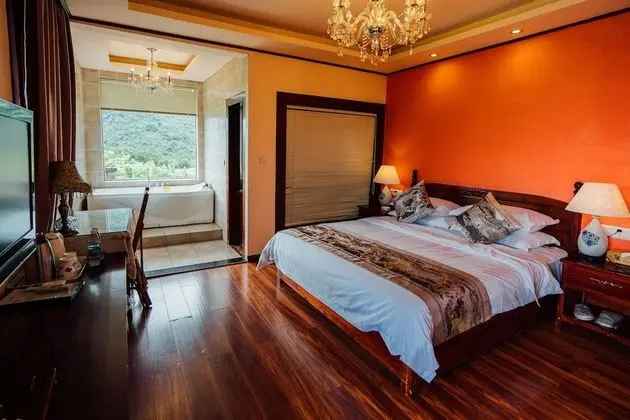 Deluxe Tek Büyük Yataklı Oda, 1 Büyük (Queen) Boy Yatak, Küvet, Tepe Manzaralı