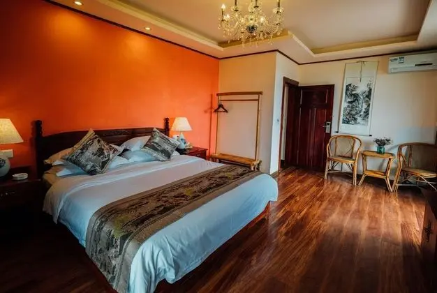 Deluxe Tek Büyük Yataklı Oda, 1 Büyük (Queen) Boy Yatak, Küvet, Tepe Manzaralı