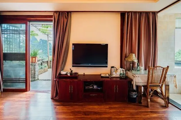Deluxe Tek Büyük Yataklı Oda, 1 Büyük (Queen) Boy Yatak, Küvet, Tepe Manzaralı