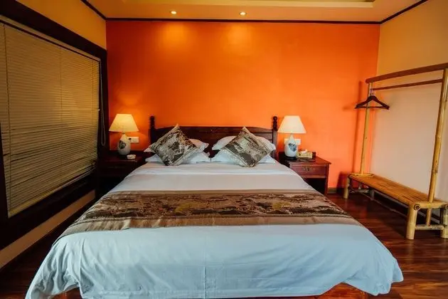 Deluxe Tek Büyük Yataklı Oda, 1 Büyük (Queen) Boy Yatak, Küvet, Tepe Manzaralı