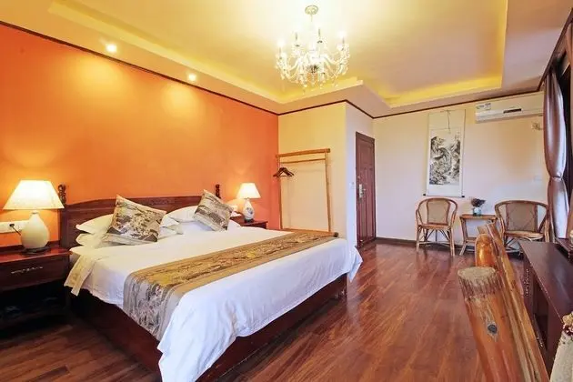 Deluxe Tek Büyük Yataklı Oda, 1 Büyük (Queen) Boy Yatak, Küvet, Tepe Manzaralı