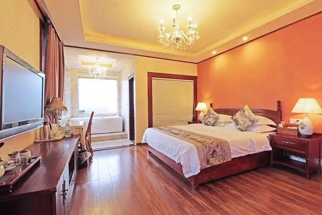 Deluxe Tek Büyük Yataklı Oda, 1 Büyük (Queen) Boy Yatak, Küvet, Tepe Manzaralı