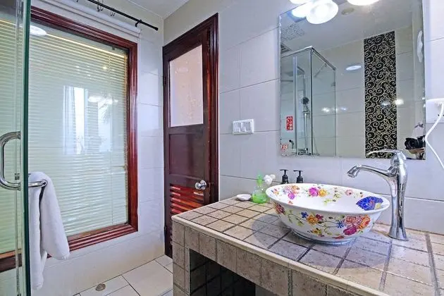 Deluxe Tek Büyük Yataklı Oda, 1 Büyük (Queen) Boy Yatak, Küvet, Tepe Manzaralı
