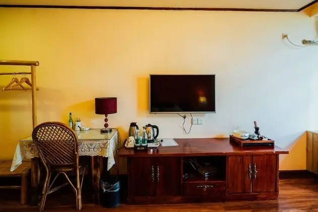 Premier Tek Büyük Yataklı Oda, 1 Yatak Odası, Balkon, Dağ Manzaralı