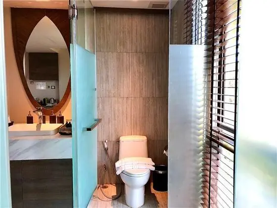 Grand Deluxe Room, 1 King Bed, Mountain View, Corner