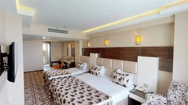Standard Aile Odası