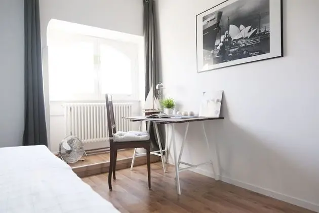 Basic Tek Büyük Yataklı Oda, 2 Yatak Odası, Bağlantılı Odalar (Shared Bathroom)