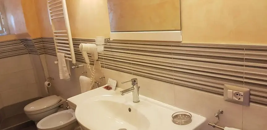 Classic Üç Kişilik Oda