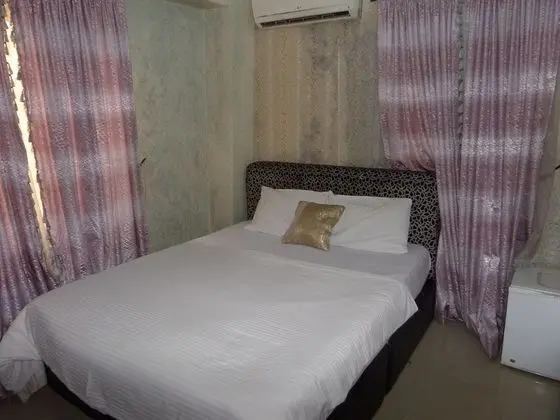 Standard Oda, 1 Büyük (Queen) Boy Yatak