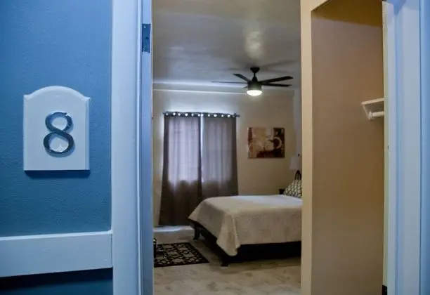 Basic Oda, 1 Büyük (Queen) Boy Yatak