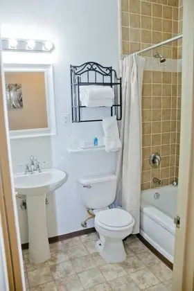 Basic Oda, 1 Büyük (Queen) Boy Yatak