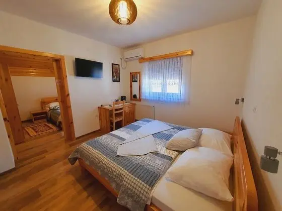 Traditional Dört Kişilik Oda, 2 Yatak Odası, Bahçe Manzaralı