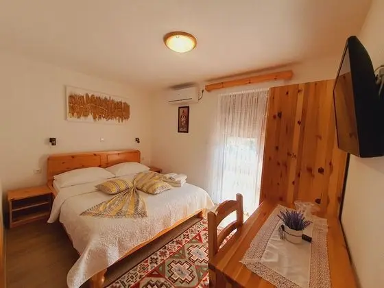 Traditional Double Room, 1 Queen Bed, Garden View 1