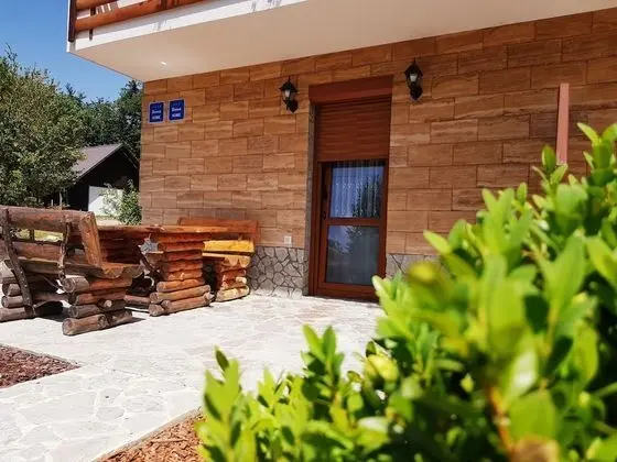 Traditional Triple Room, 1 Bedroom, Garden View 2