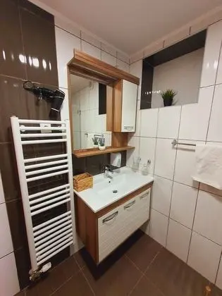 Traditional Triple Room, 1 Bedroom, Garden View 2