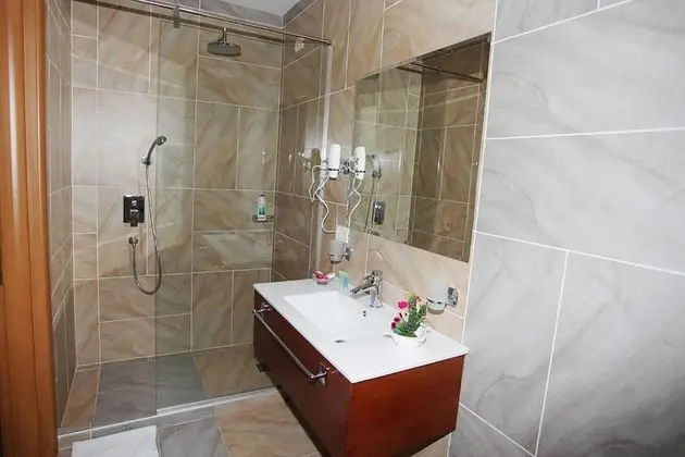 Deluxe Tek Büyük Yataklı Oda, 1 En Büyük (King) Boy Yatak, Bahçe Manzaralı