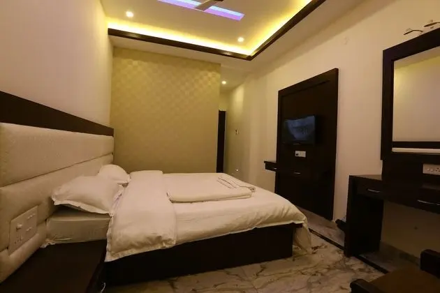 Executive Oda (Queen Bed )
