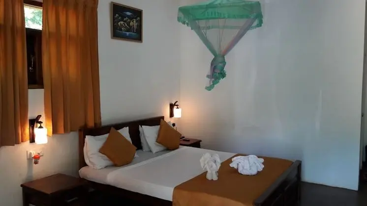 Deluxe Tek Büyük Yataklı Oda, Bahçe Manzaralı, Bahçeli