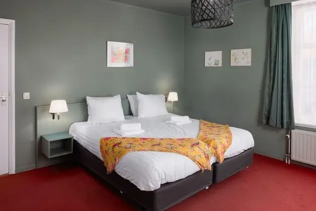 Family Oda, Bahçe Manzaralı