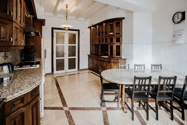 Üç Kişilik Oda, Ortak Banyo (1, no lift)