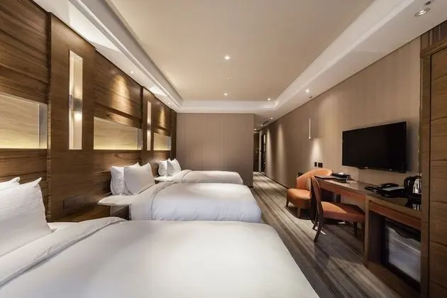 Deluxe Üç Kişilik Oda (with Window)