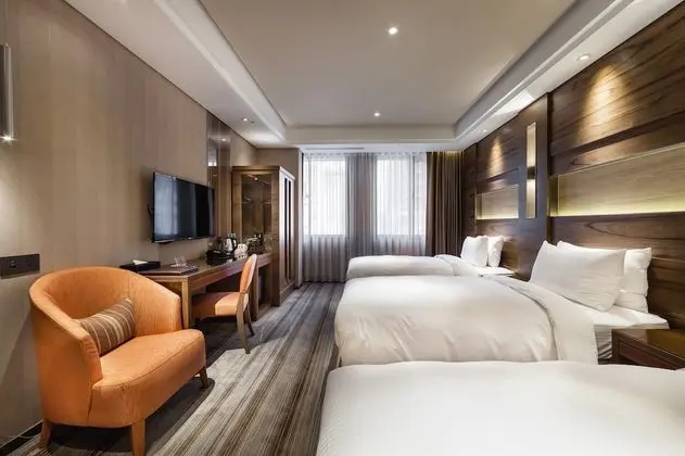 Deluxe Üç Kişilik Oda (with Window)