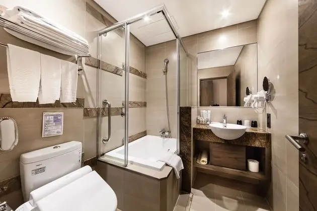 Deluxe Üç Kişilik Oda (with Window)