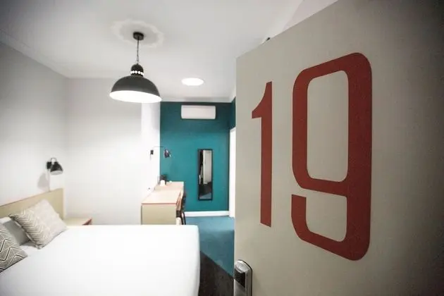 Tek Büyük Yataklı Oda, Ortak Banyo (King or 2 Singles)