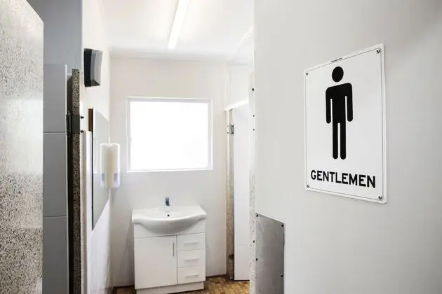 Tek Büyük Yataklı Oda, Ortak Banyo (King or 2 Singles)