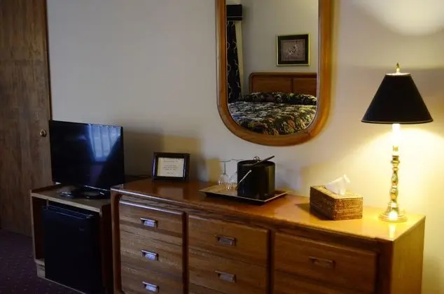 Deluxe Room, 1 Queen Bed - Ski Passes available at property