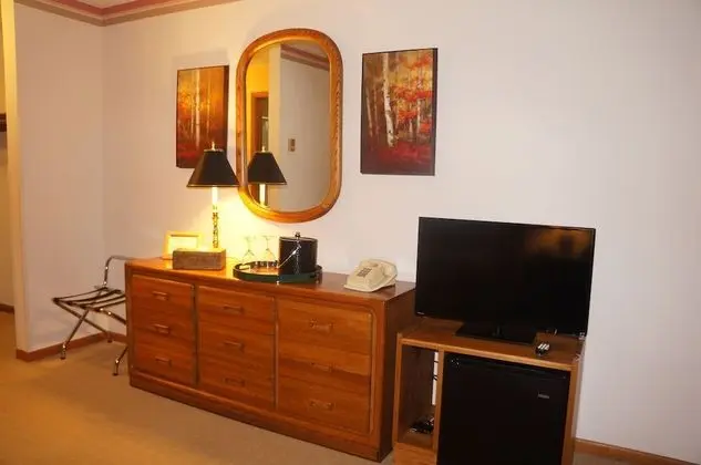 Deluxe Room, 2 Queen Beds - Ski Passes available at property