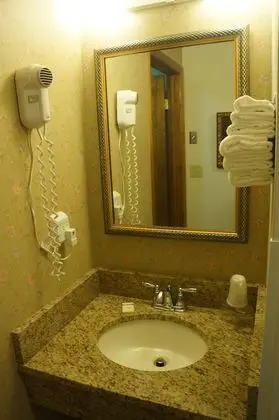 Deluxe Room, 2 Queen Beds - Ski Passes available at property