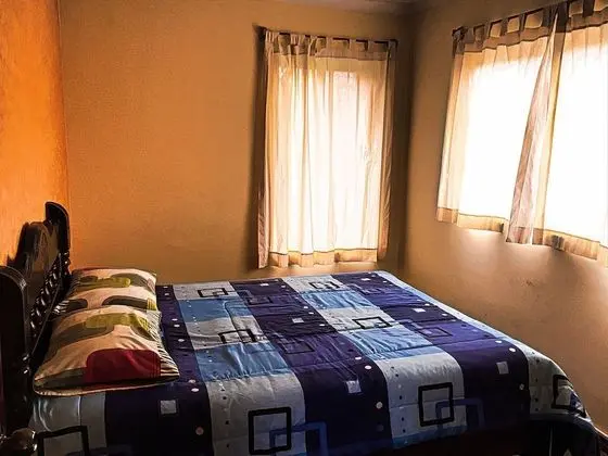 Tek Büyük Yataklı Oda, 1 Çift Kişilik Yatak, Ortak Banyo