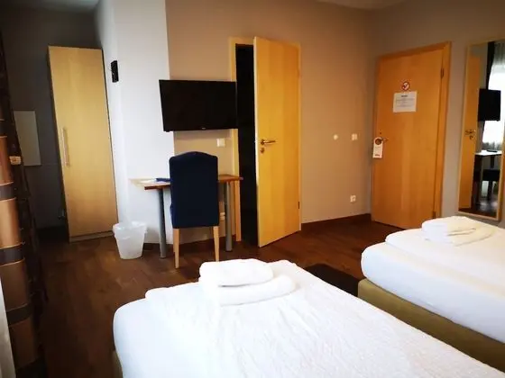 Standard Tek Büyük Yataklı Oda