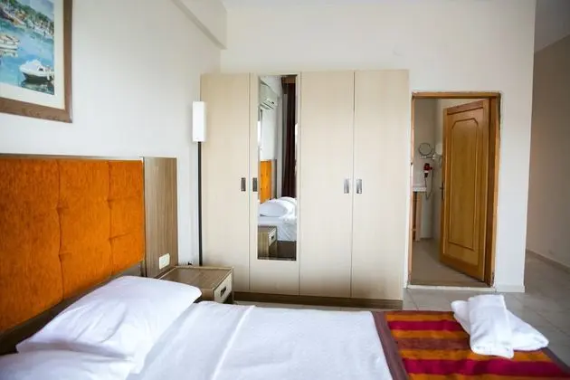 https://imagessl.etstur.com/files/images/hotelImages/TR/53980/l/Bodrum-Greenport-Oda-202852.jpg