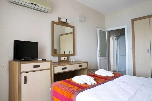 https://imagessl.etstur.com/files/images/hotelImages/TR/53980/l/Bodrum-Greenport-Oda-243519.jpg