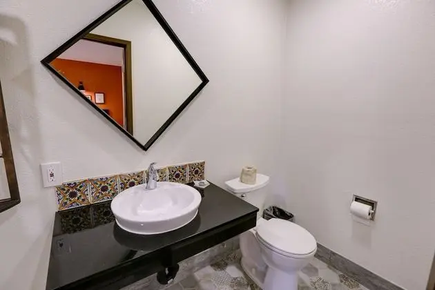 Basic Oda, 1 En Büyük (King) Boy Yatak, Sigara İçilmez